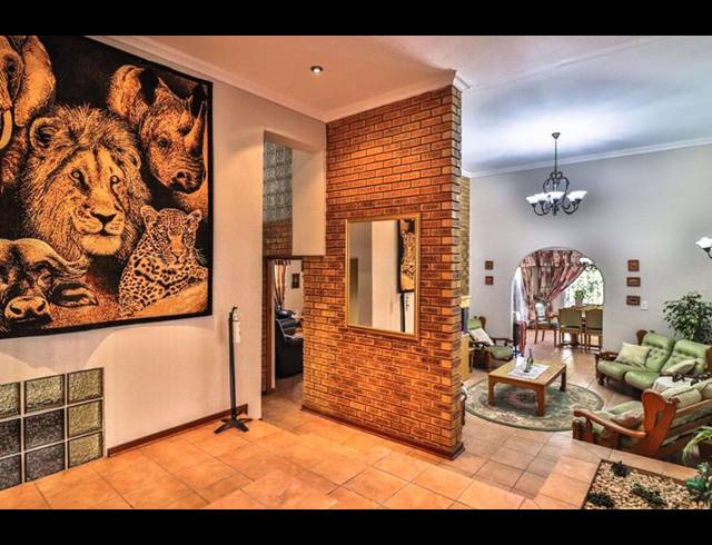 7 BEDROOM HOUSE FOR SALE IN GLENVISTA